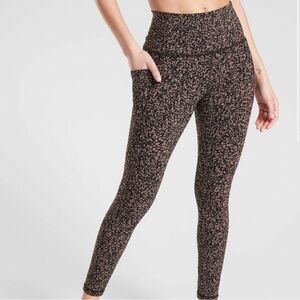 Athleta Salutation Stash Pocket II Gravel 7/8 Tight Mineral Brown Size S